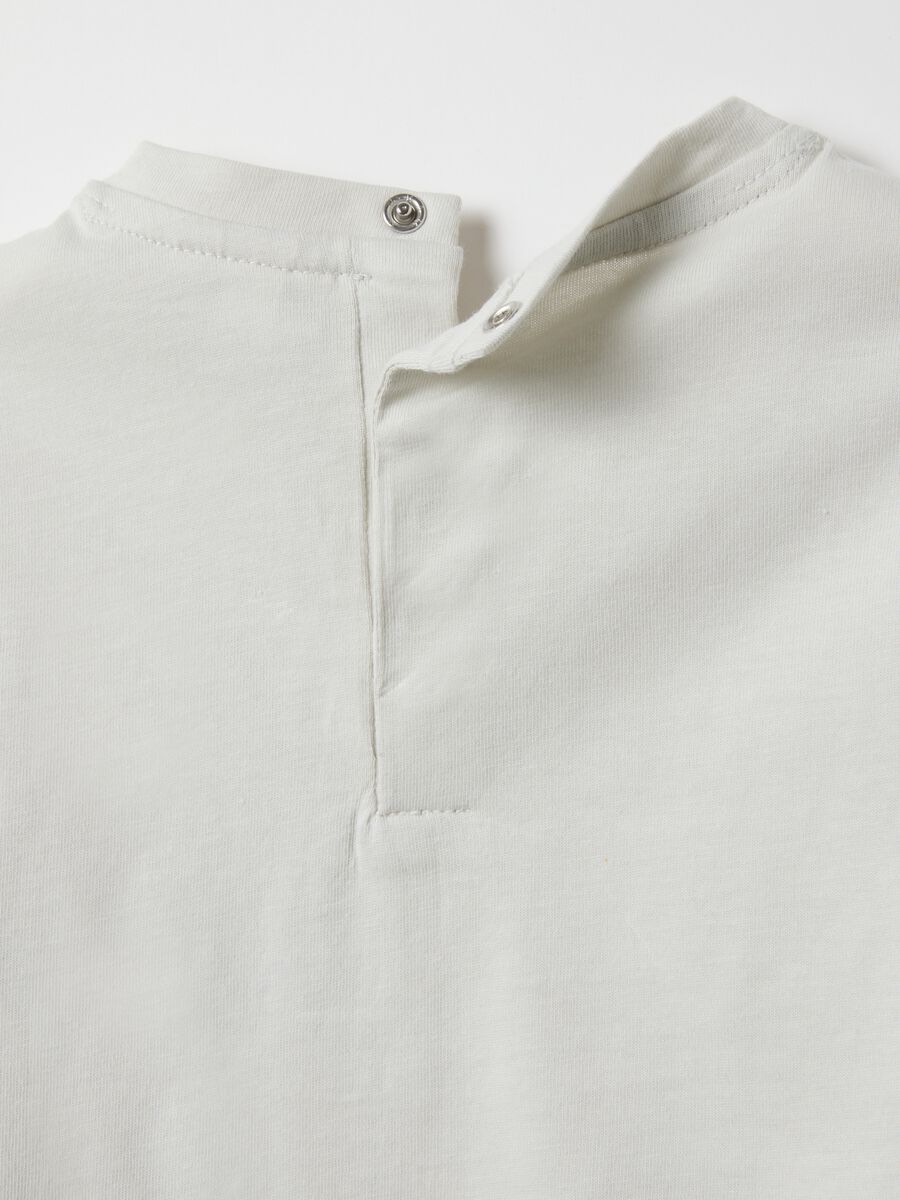 Multicolour pure cotton t-shirt and shorts set for regular fit boys_3