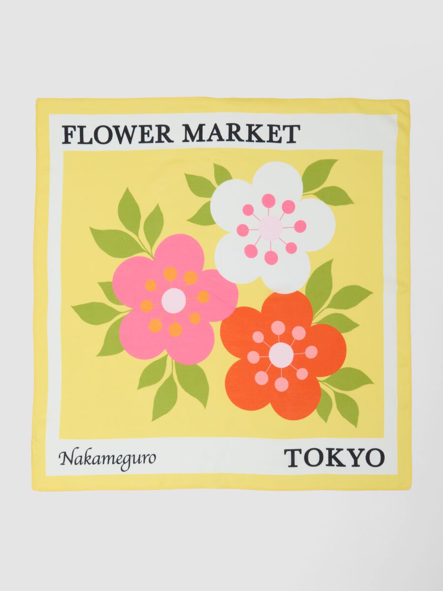 Lightweight scarf in pure viscose multicolour with floral pattern_1