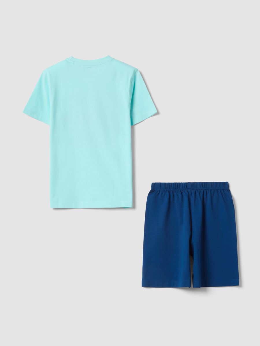 Pyjama gar&ccedil;on bleu clair et bleu en pur coton avec imprim&eacute; crabe_1