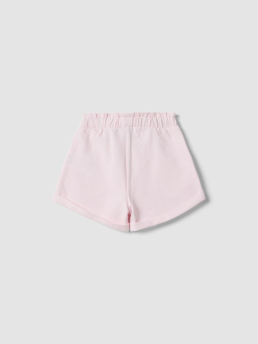 Rosa Shorts aus Stretch-Baumwolle f&uuml;r M&auml;dchen mit Schleife_1