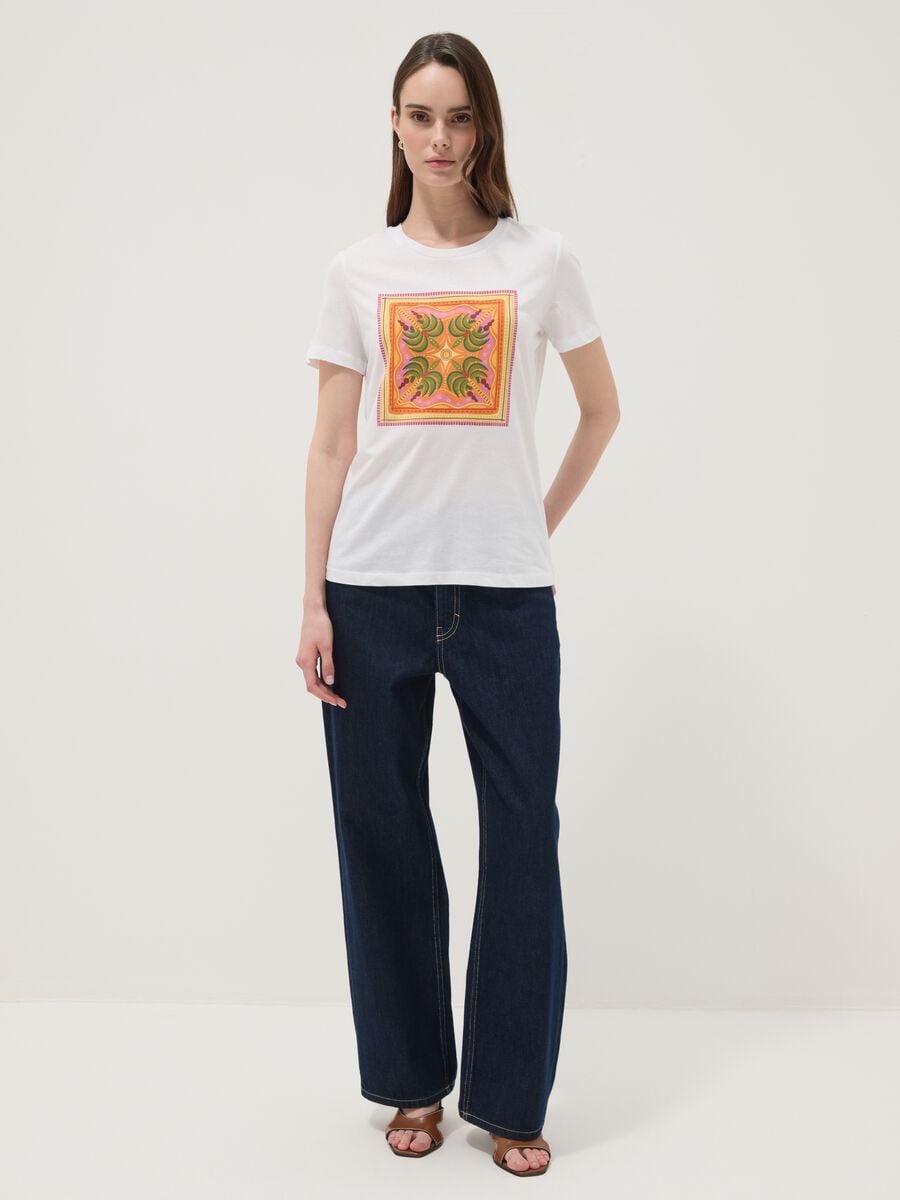 Camiseta blanca de algod&oacute;n puro con estampado frontal_2