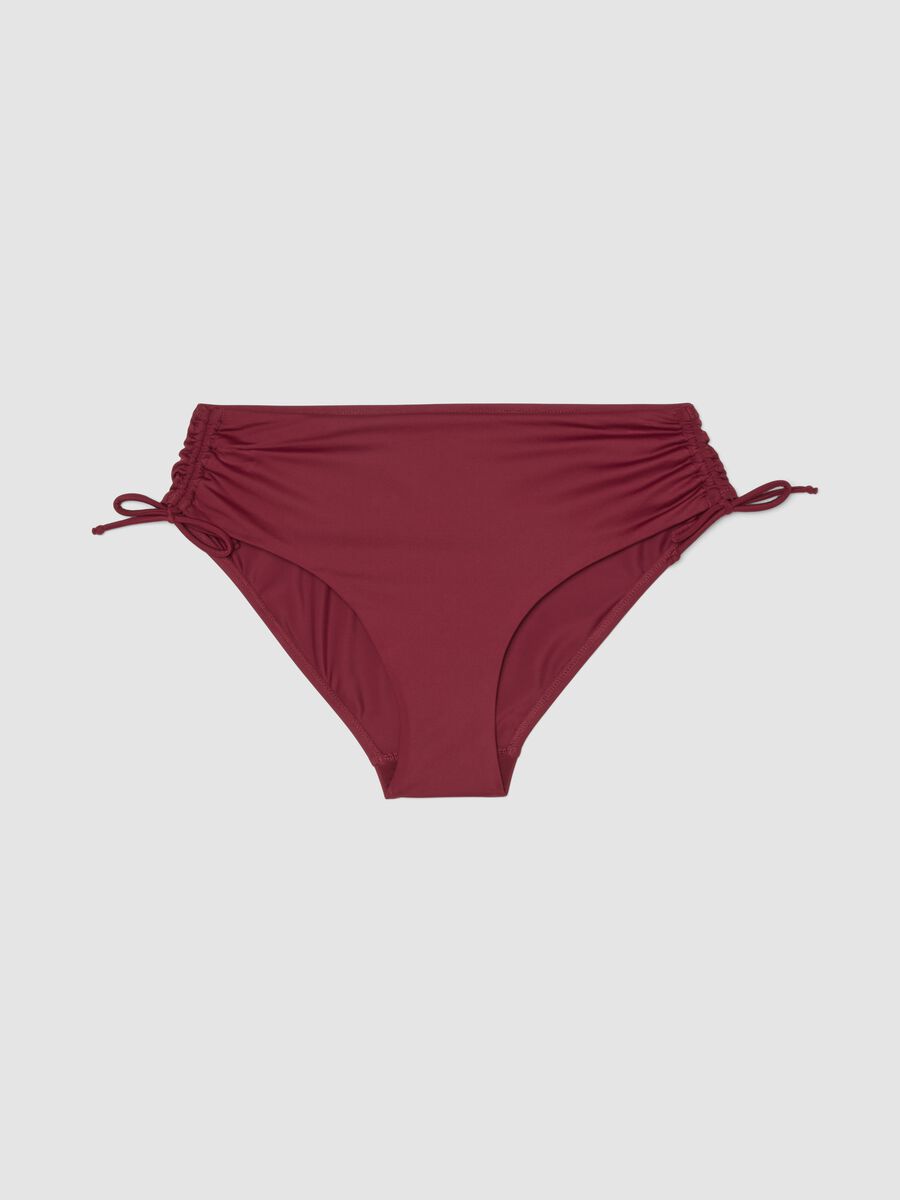 Rote elastische Bikinihose mit gerafften Seitendetails_0