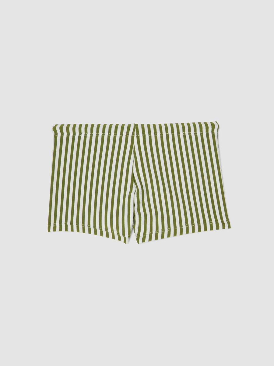 Gr&uuml;n-wei&szlig;e Boxer-Badehose aus Stretchmaterial_1