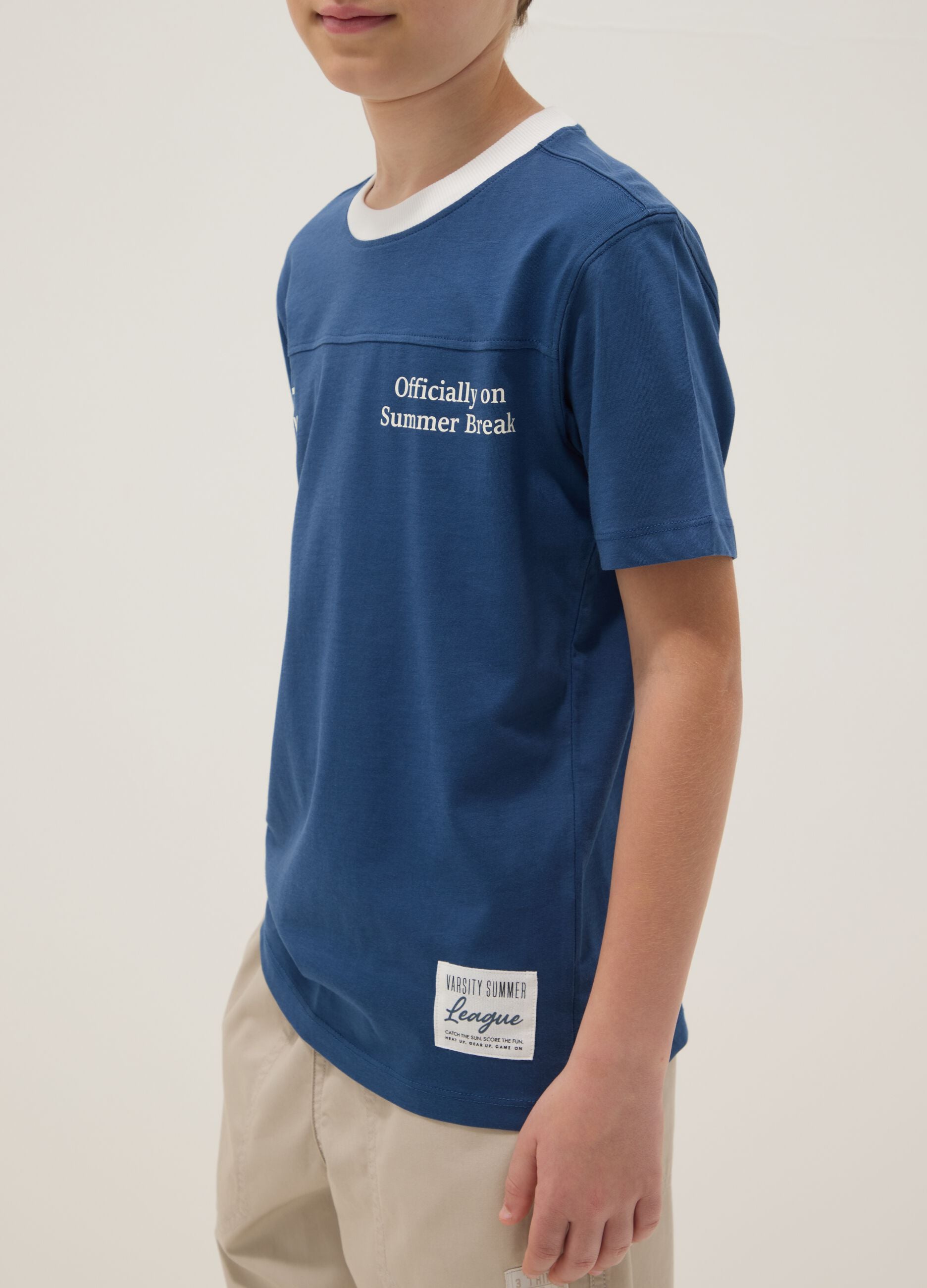 Boys' blue pure cotton T-shirt, relaxed fit with white collar