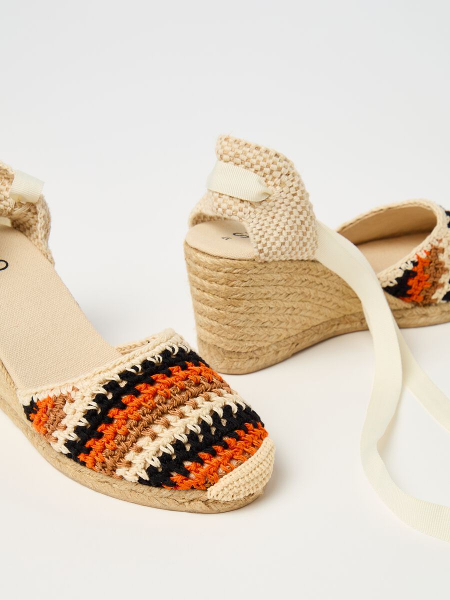 Espadrilles with ankle laces and striped design_1