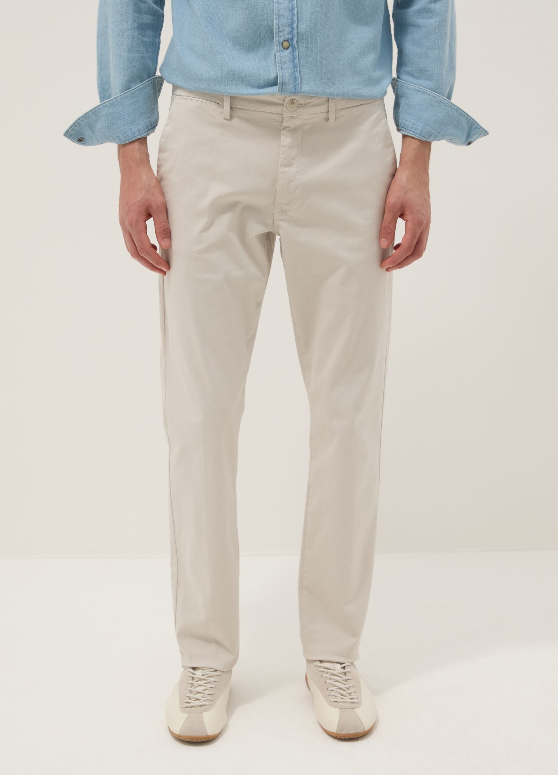 Wei&szlig;e Slim-Fit-Chinohose aus Stretch-Baumwolle