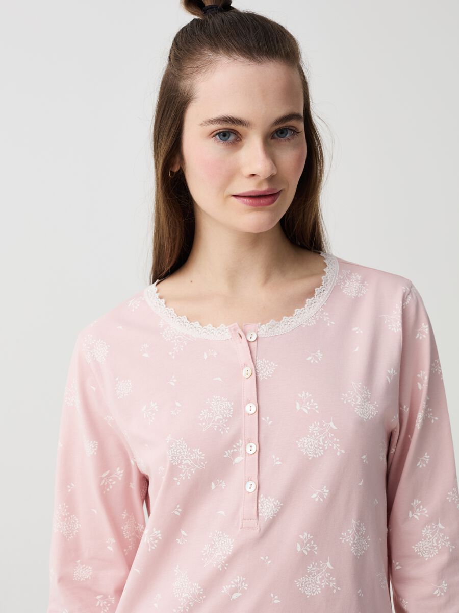 Long cotton pyjamas with lace edging_1
