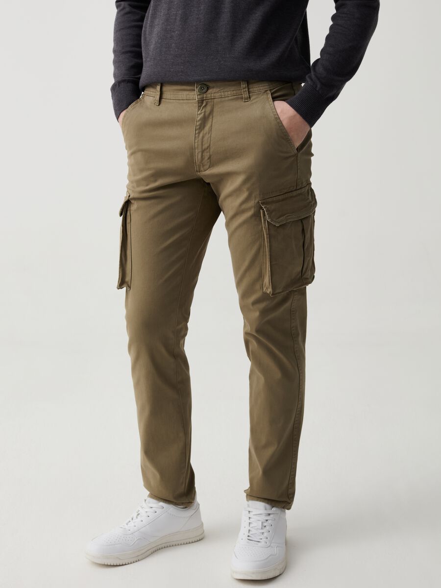 Slim-fit cargo trousers in stretch twill_1