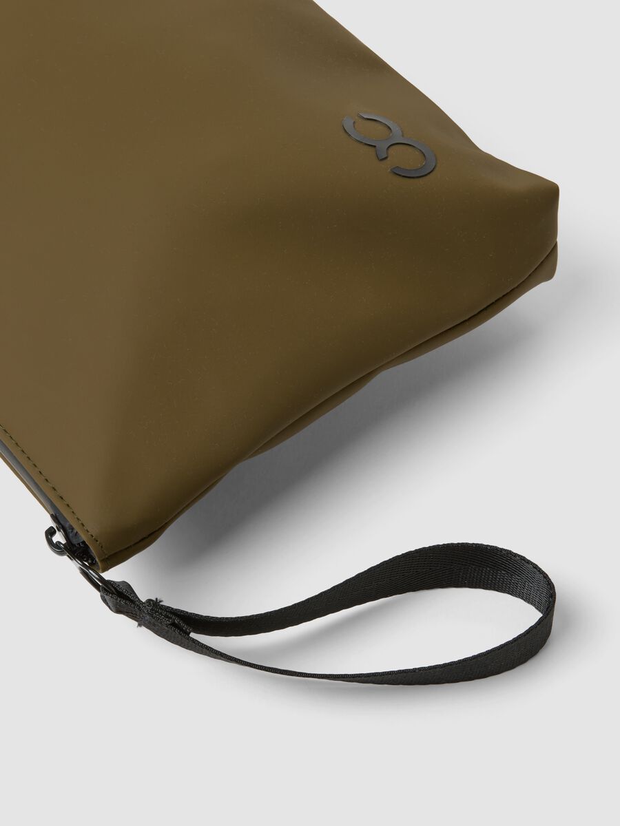 Green wristlet pouch with zip_1
