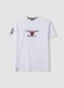 T-shirt branca em algod&atilde;o puro com estampado frontal, corte oversized_0
