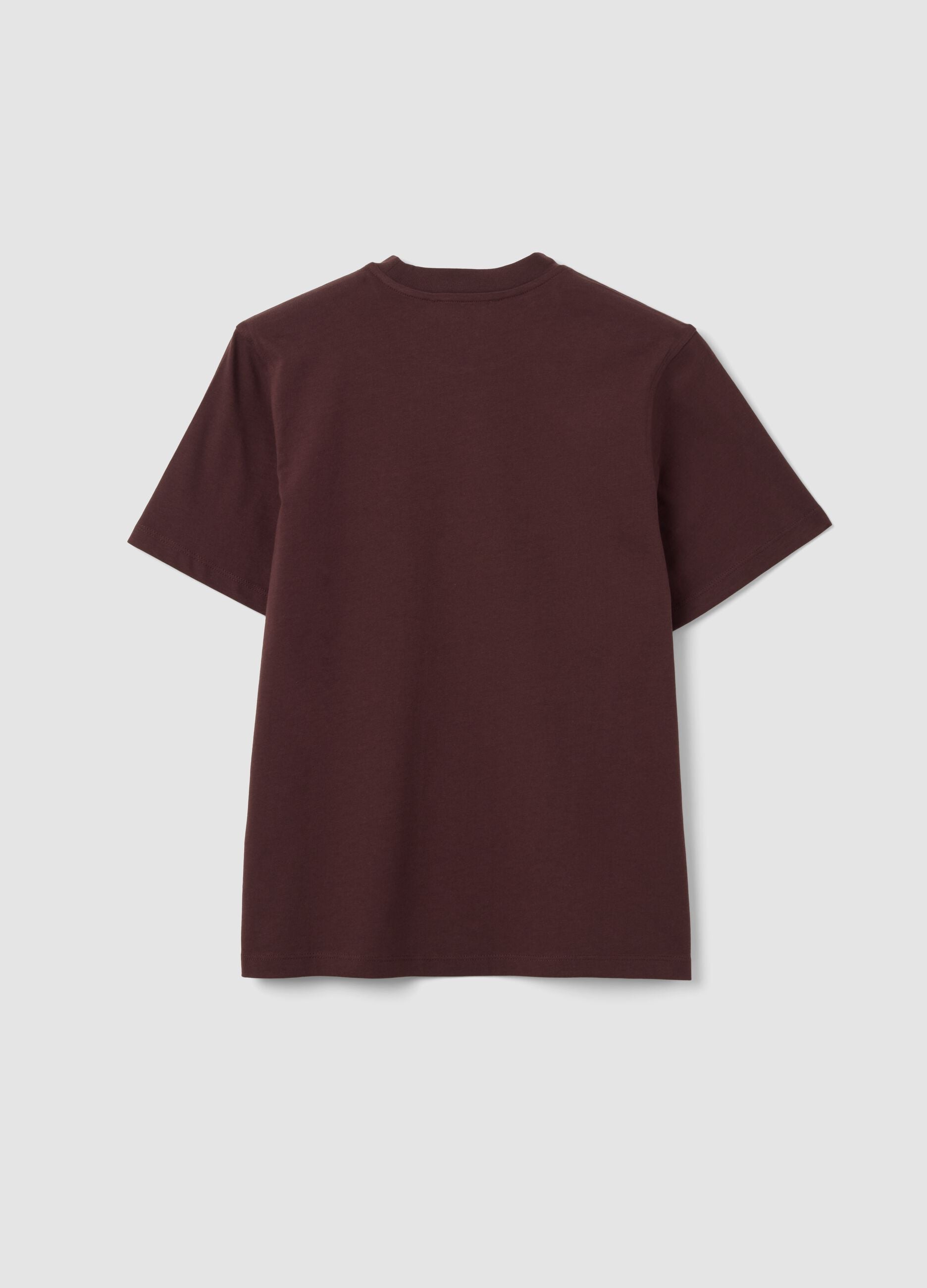 &Kappa;&alpha;&phi;έ T-shirt relaxed &epsilon;&phi;&alpha;&rho;&mu;&omicron;&gamma;ή&sigmaf; &alpha;&pi;ό 100% &beta;&alpha;&mu;&beta;ά&kappa;&iota; &mu;&epsilon; &kappa;&epsilon;&nu;&tau;&eta;&mu;έ&nu;&omicron; &lambda;&omicron;&gamma;ό&tau;&upsilon;&pi;&omicron;