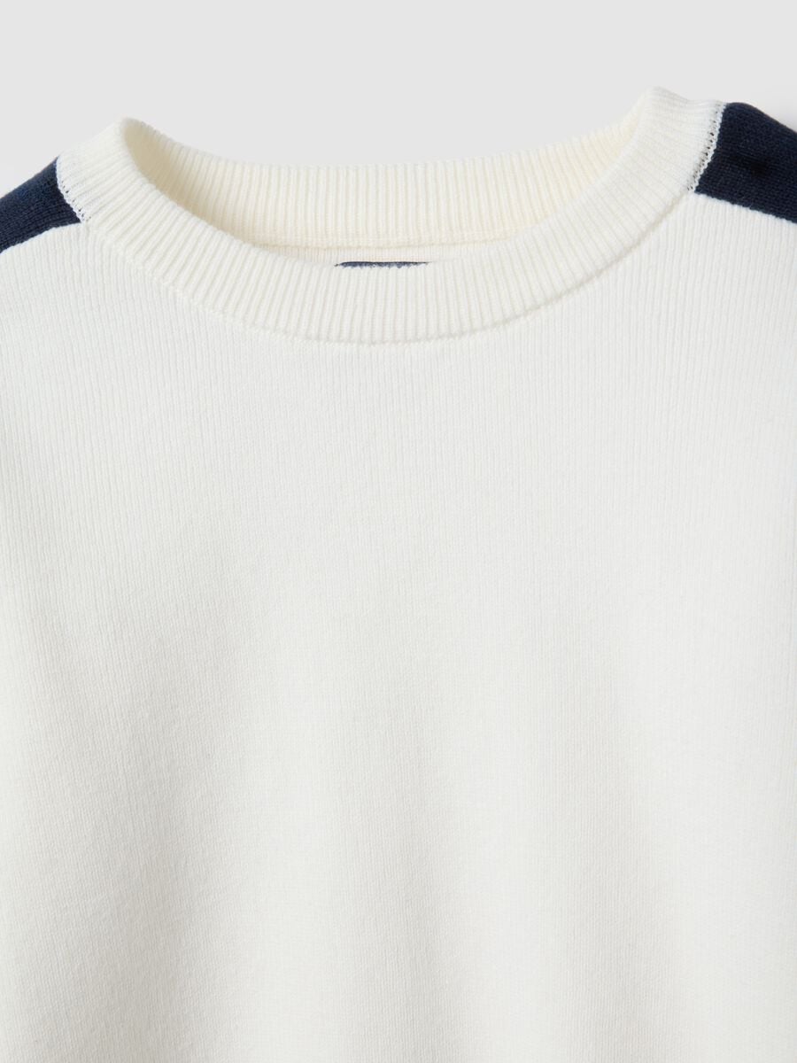 Wei&szlig;e Pullover aus reiner Baumwolle mit blauen Streifen, oversized f&uuml;r Kinder_2