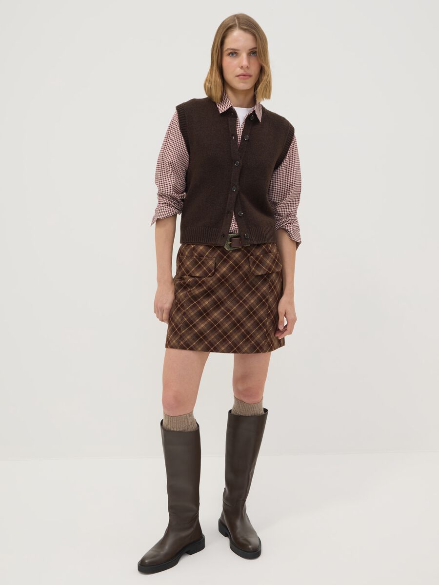 Gilet marrone in lana elasticizzata a girocollo_1