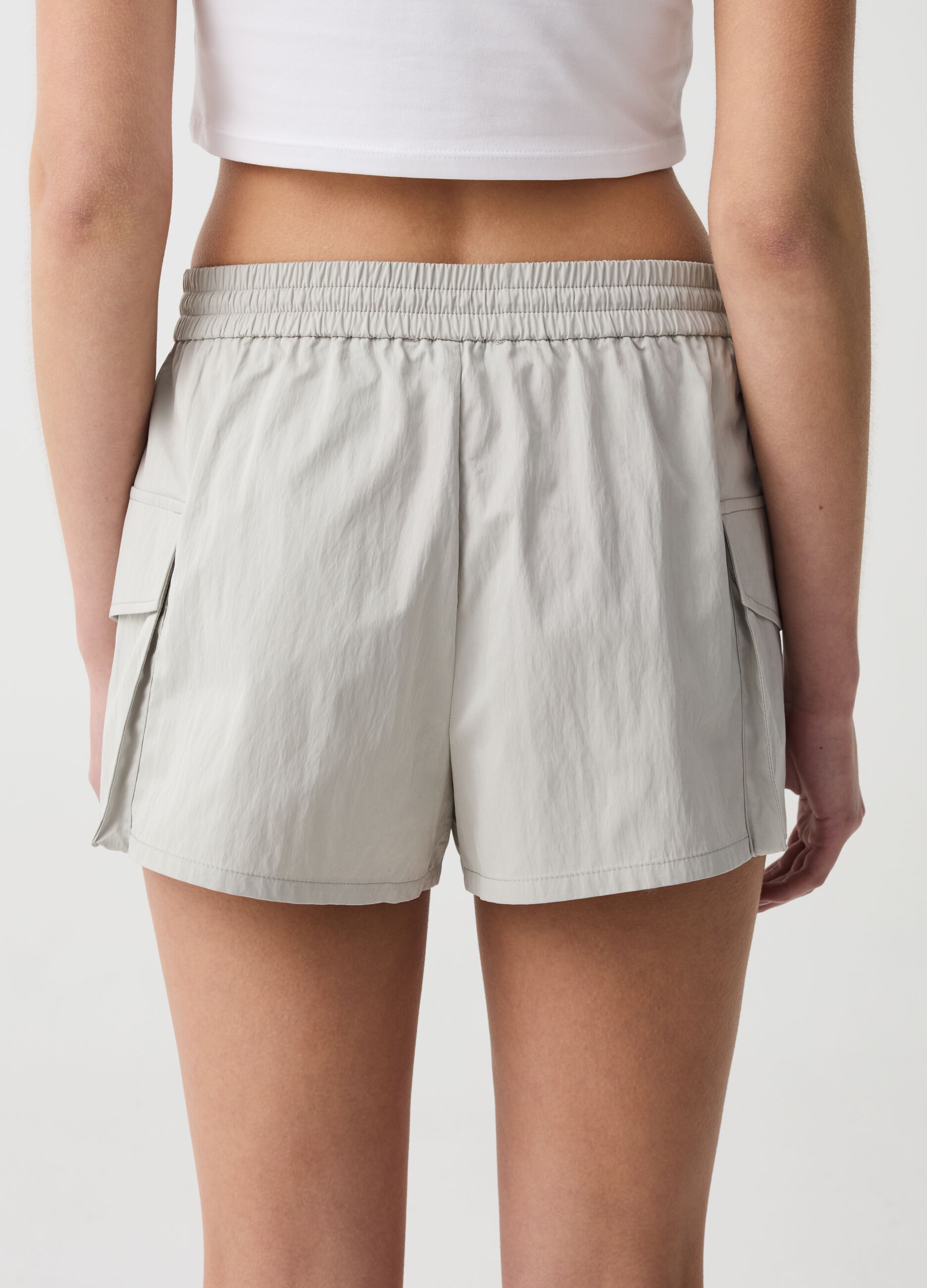 Cargo shorts in nylon