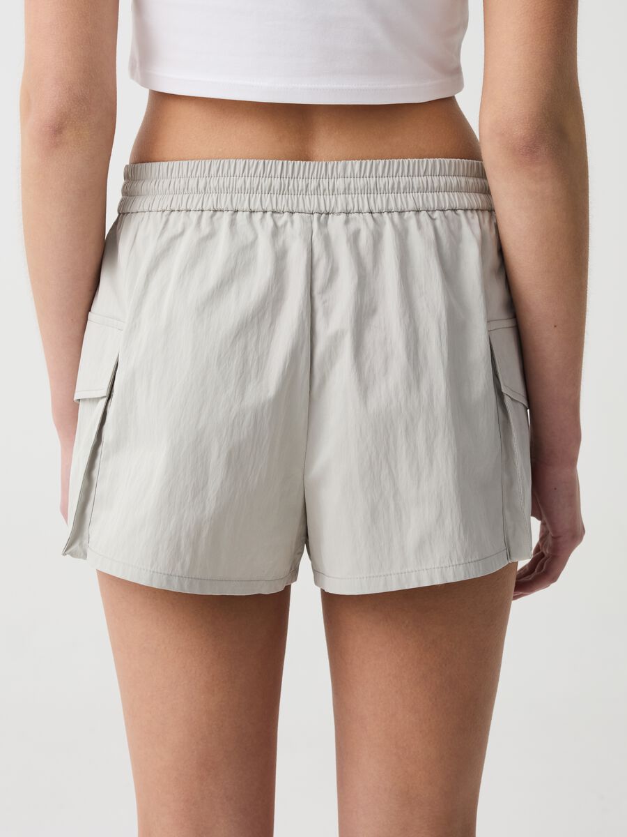 Cargo shorts in nylon_2