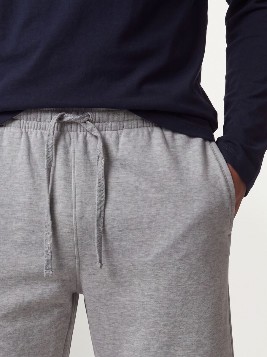 Grey cotton-blend shorts with elasticated waist, regular fit_4
