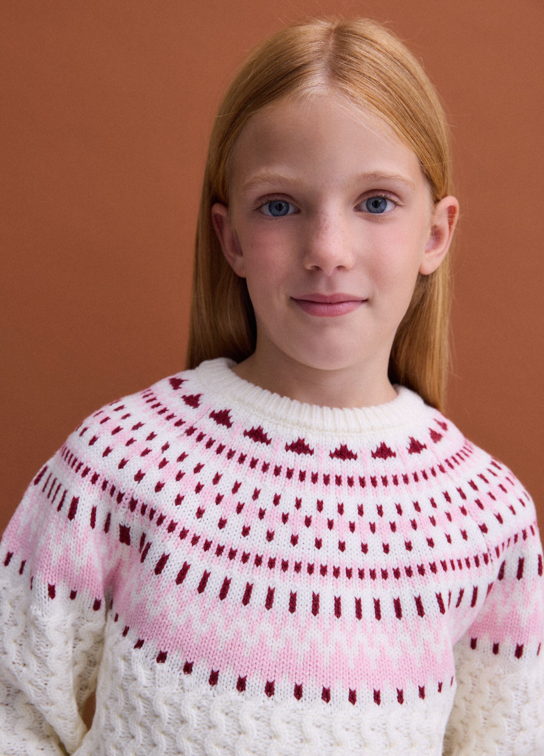 White crew-neck jacquard knit jumper, regular fit