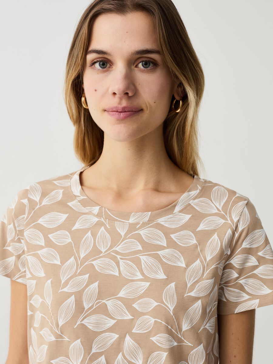 T-shirt in cotton with foliage print_1