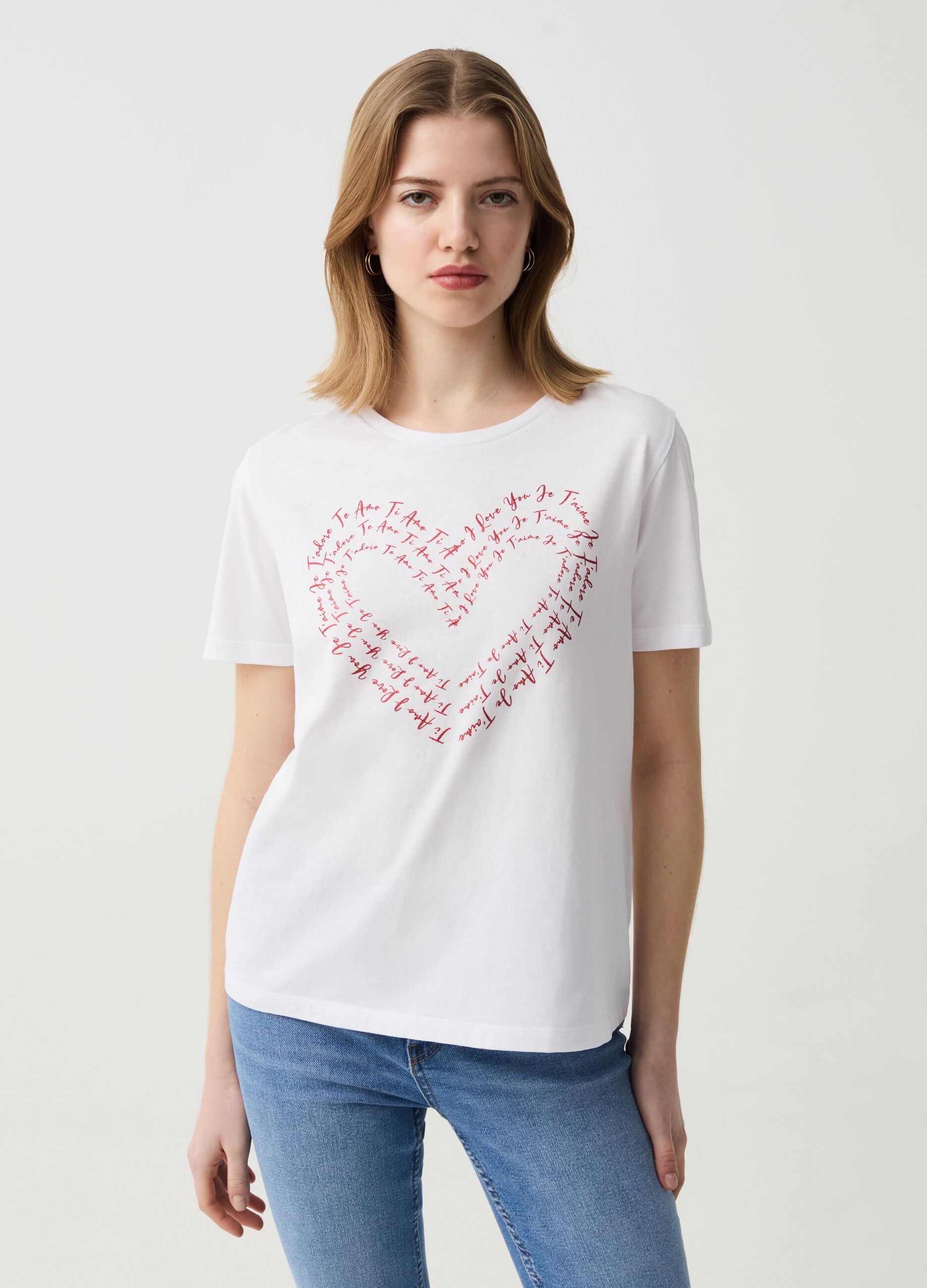 T-shirt con stampa glitter cuore lettering