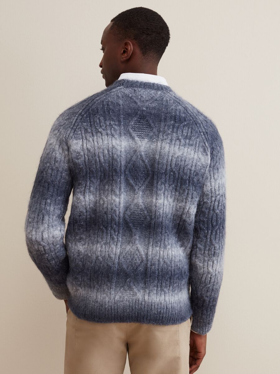 Degradé pullover with cable-knit design_2