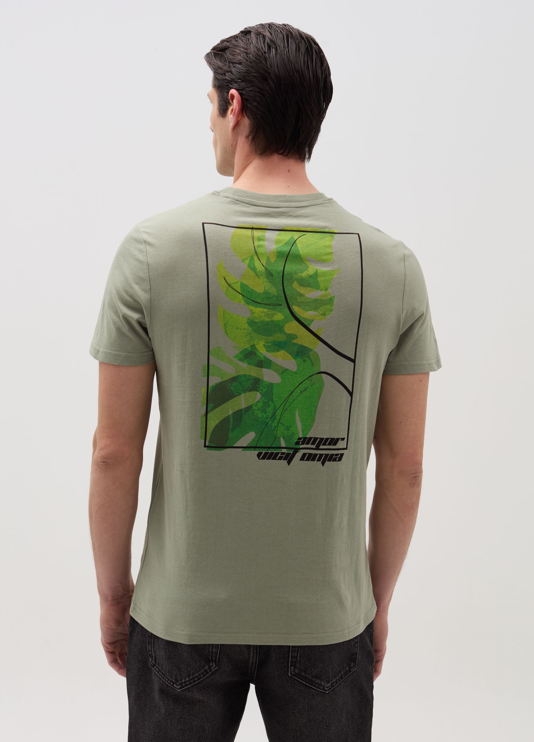 T-shirt with foliage print