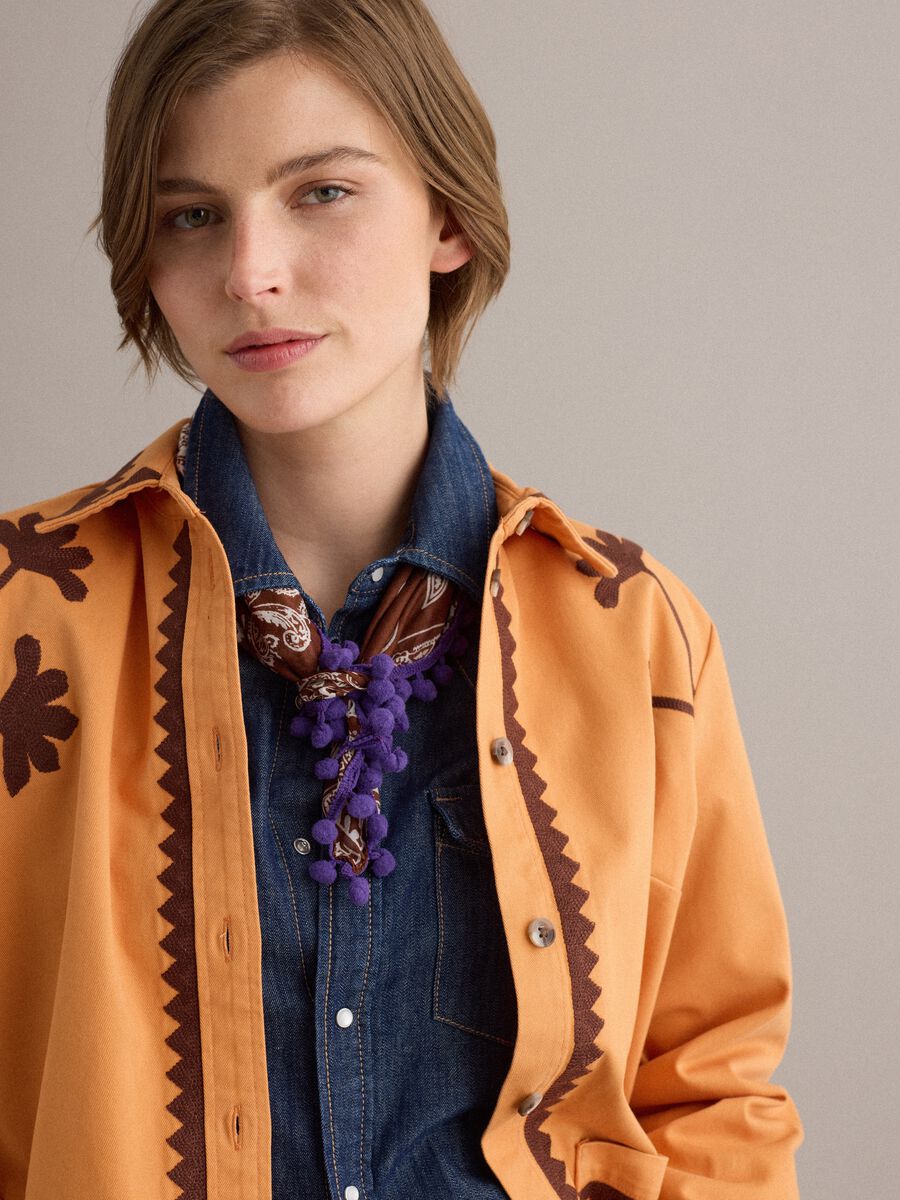 Orange Jacke aus reiner Baumwolle mit Kontraststickerei_2