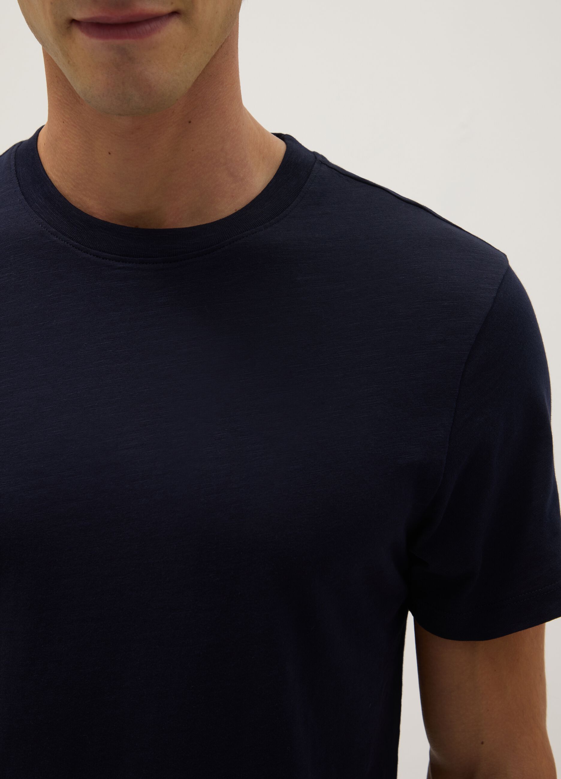 T-shirt azul de algod&atilde;o puro, regular fit