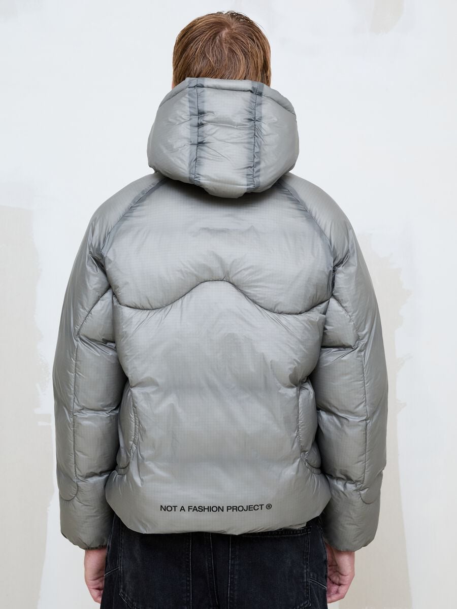 Nylon Ripstop Hooded Puffer Jacket in Grey_4