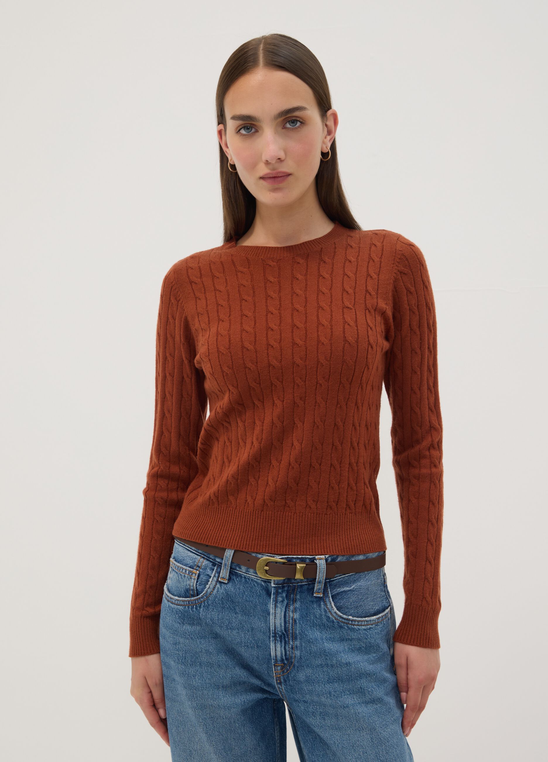 Red cable-knit crew neck jumper, regular fit