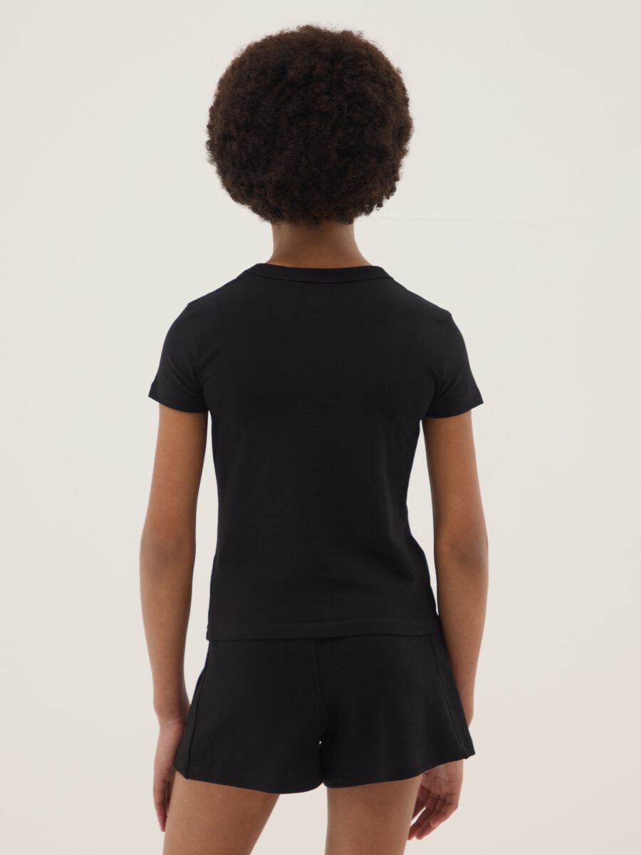 Schwarzes Regular-Fit-T-Shirt aus Stretch-Baumwolle f&uuml;r M&auml;dchen_2