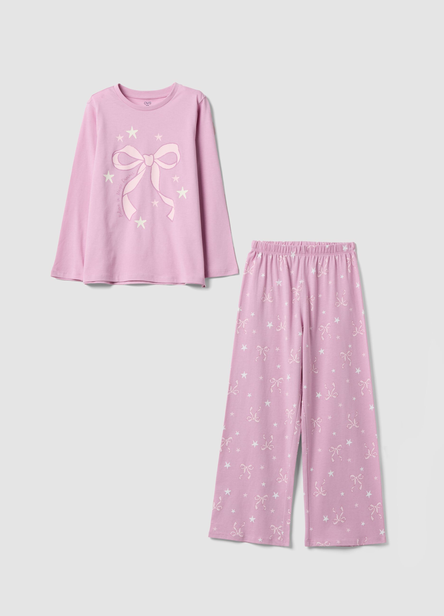 Rosa Pyjama aus Bio-Baumwolljersey mit Schleifenprint