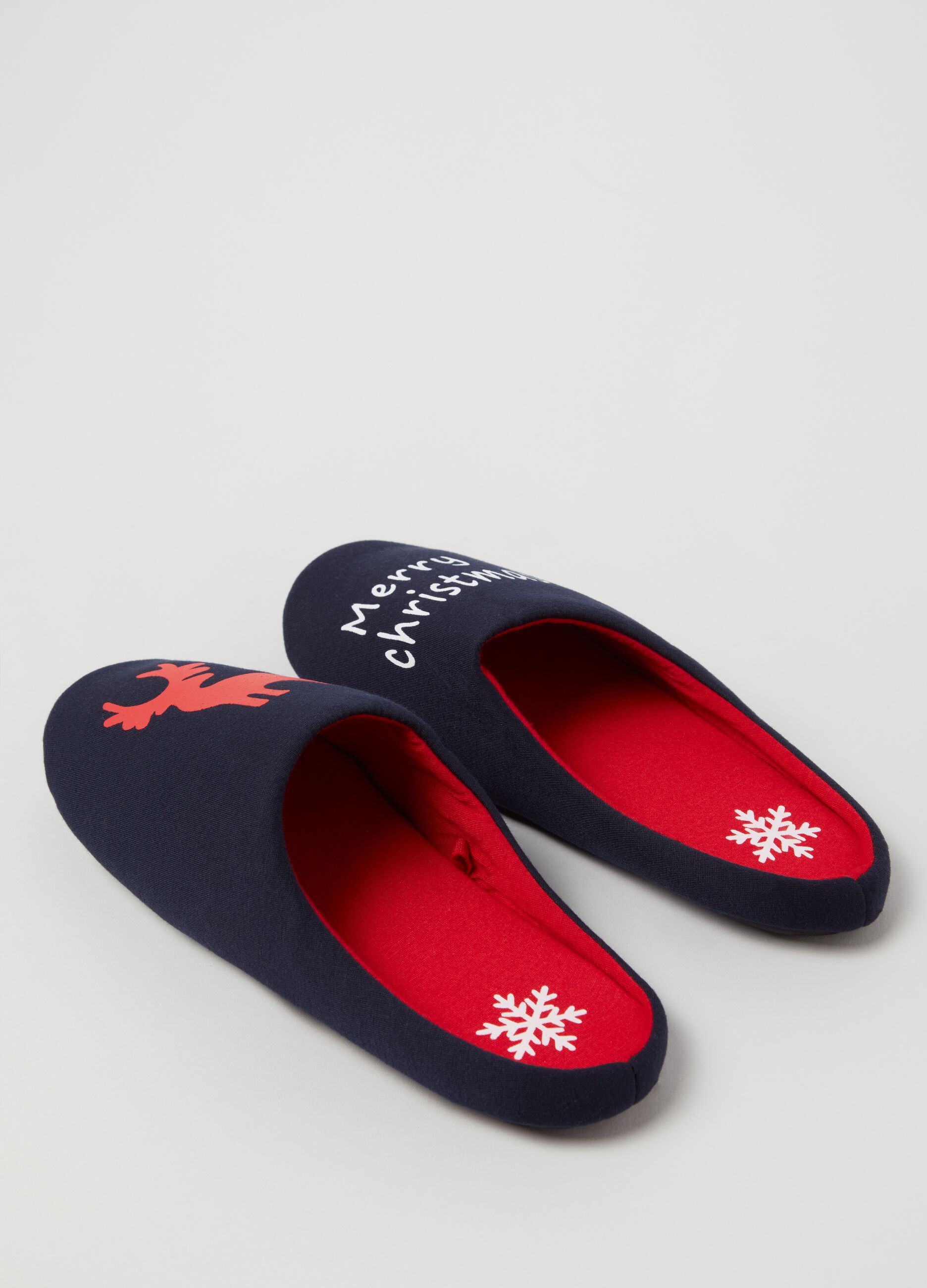 Slippers with Christmas motif print