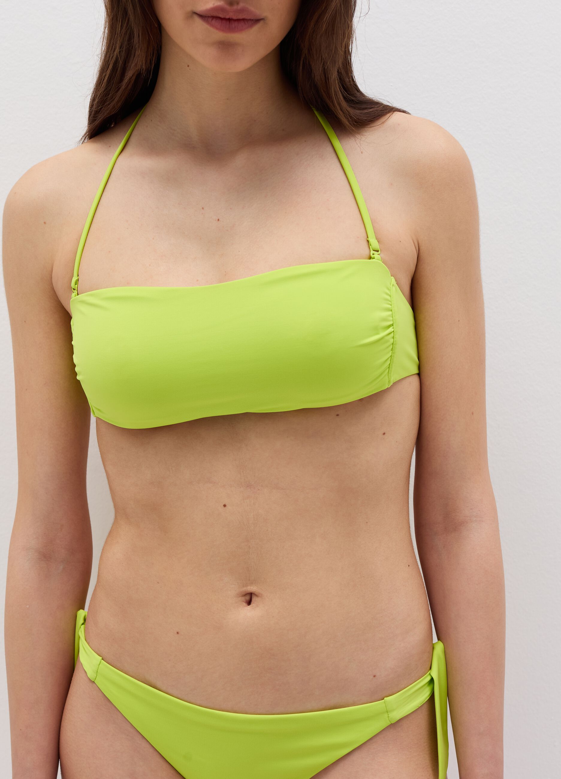 Solid colour bandeau bikini top