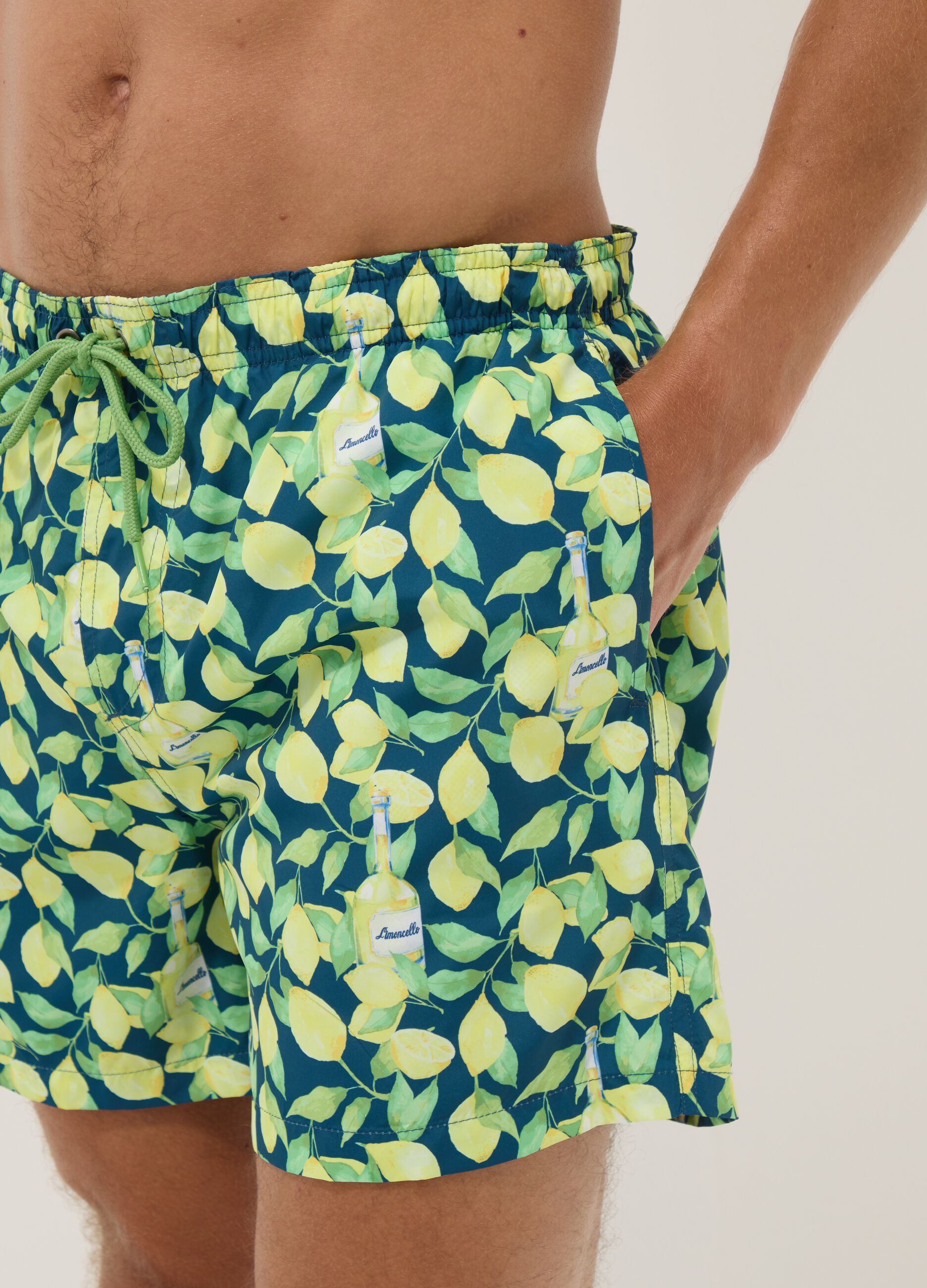 Blaue Boxer-Badeshorts mit Limoncello-Print