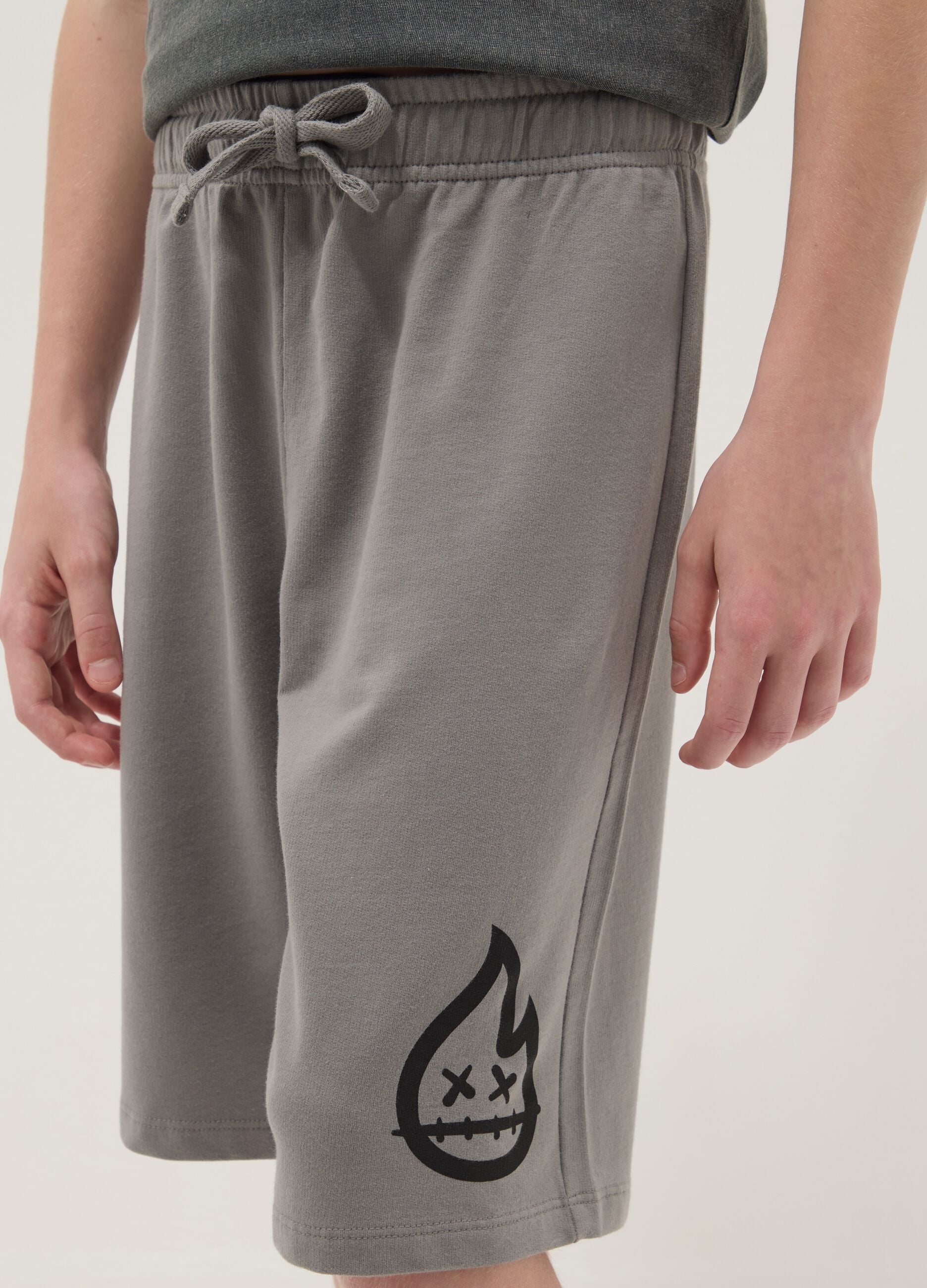 Boys' pure cotton grey shorts with regular fit