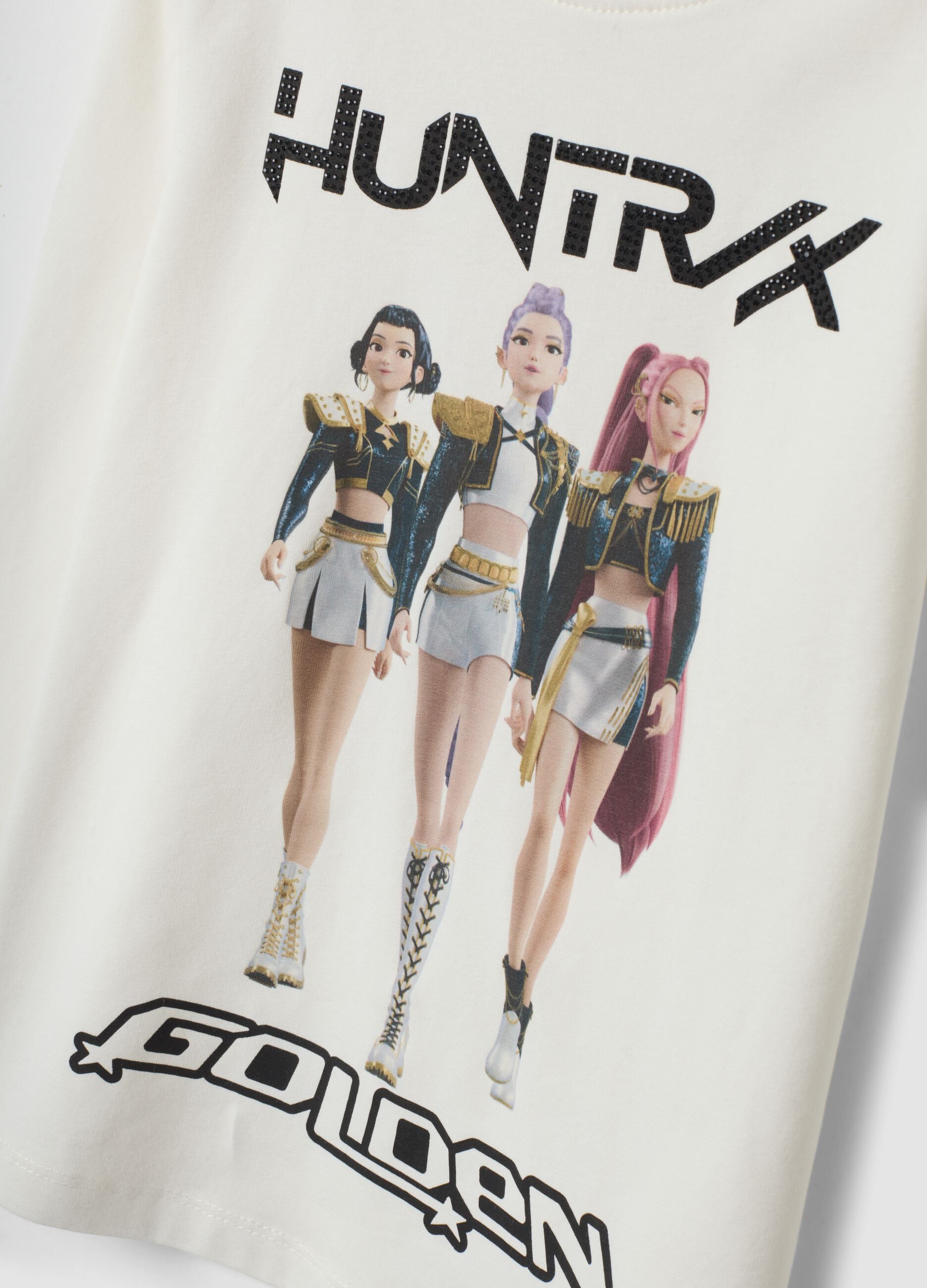 T-shirt branca em algod&atilde;o el&aacute;stico com estampado K-Pop Demon Hunters
