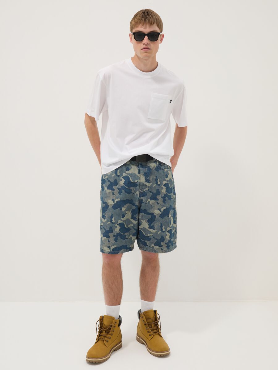 Wei&szlig;es T-Shirt aus reiner Baumwolle mit Brusttasche, Regular Fit_2