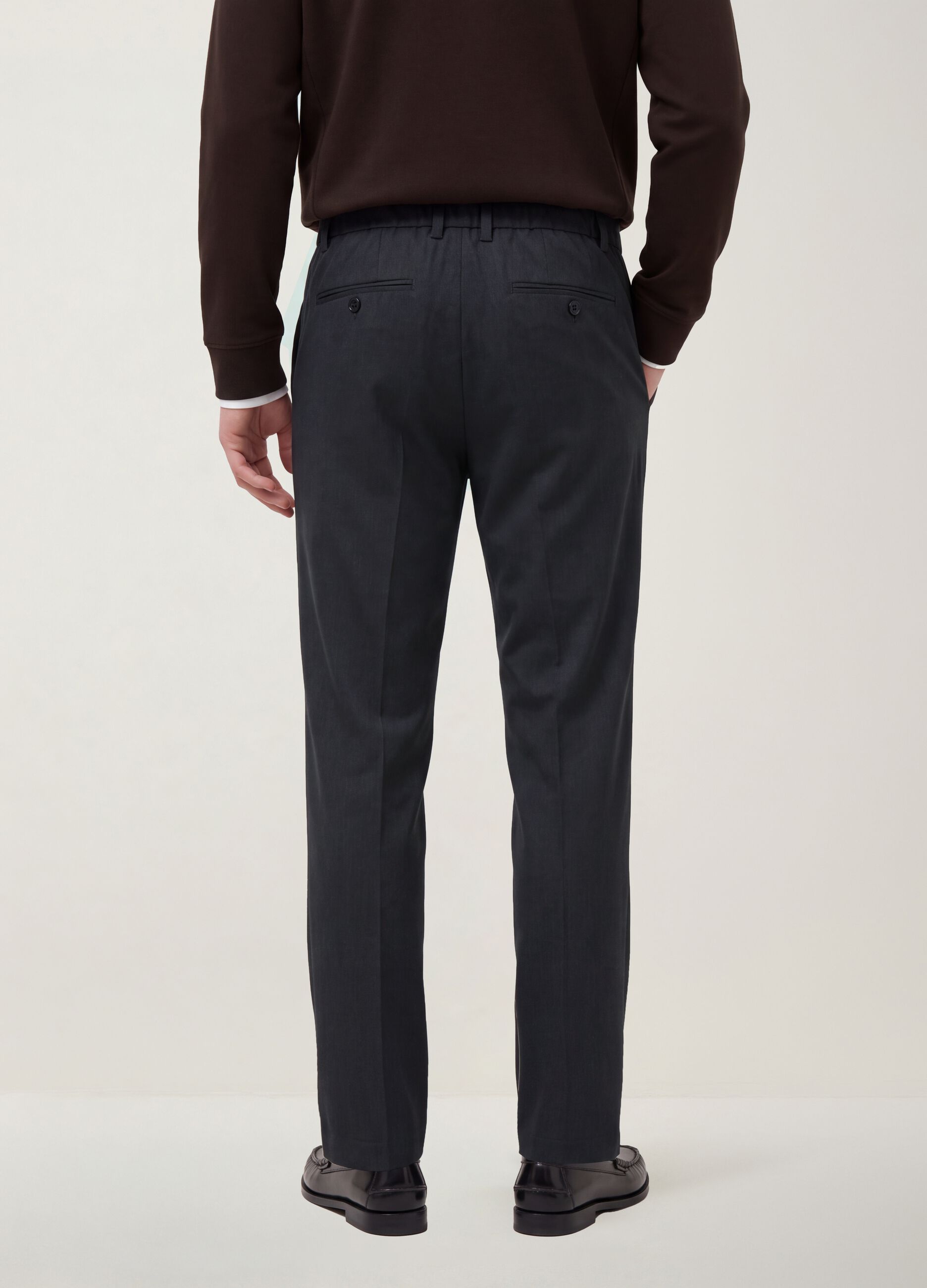 Cal&ccedil;as chino cinzentas slim fit em twill de viscose el&aacute;stica