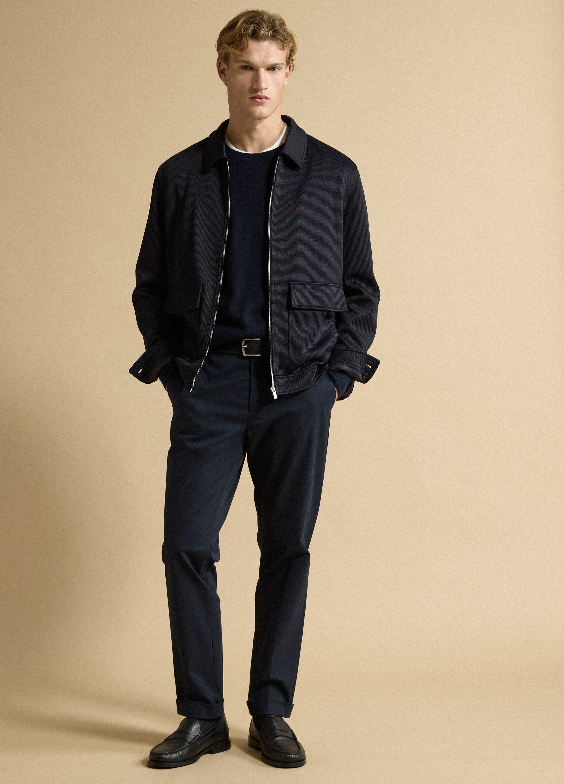 &Mu;&pi;&lambda;&epsilon; chino &pi;&alpha;&nu;&tau;&epsilon;&lambda;ό&nu;&iota; &alpha;&pi;ό &epsilon;&lambda;&alpha;&sigma;&tau;&iota;&kappa;ό &beta;&alpha;&mu;&beta;&alpha;&kappa;&epsilon;&rho;ό twill, regular fit