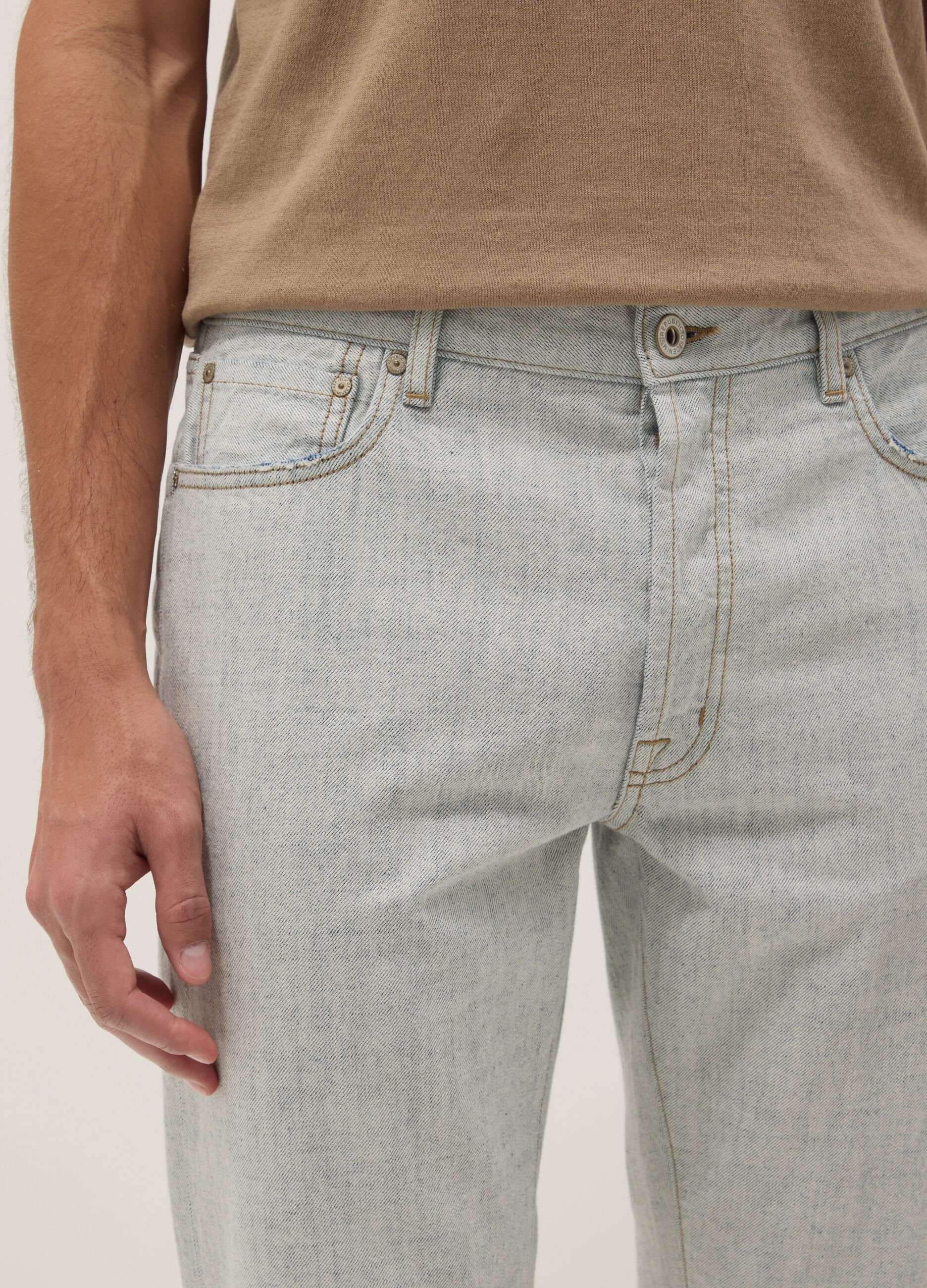 Hellblaue Denim-Jeans aus reiner Baumwolle im Relaxed Fit
