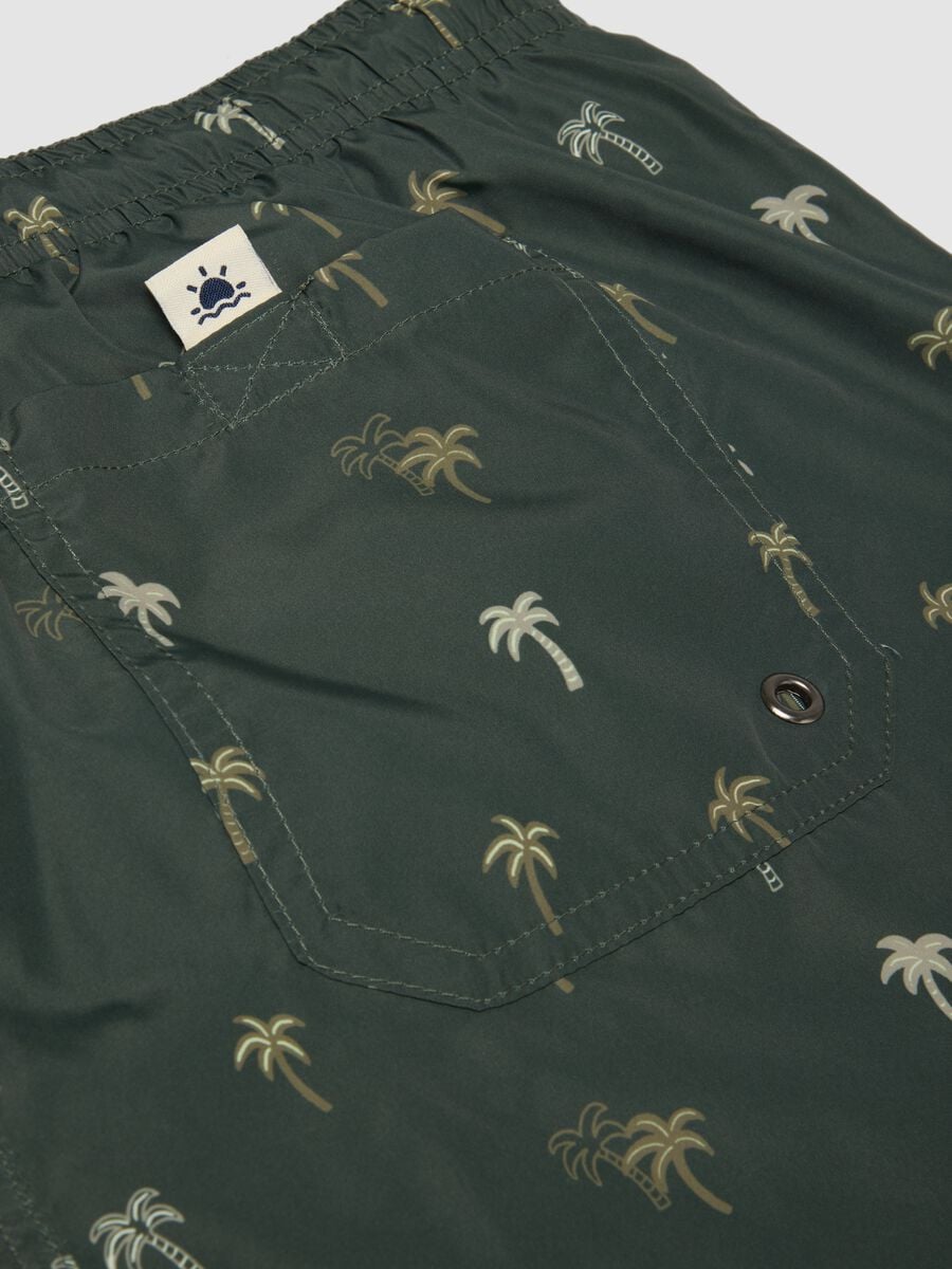 Green boxer swim shorts with palm print_5