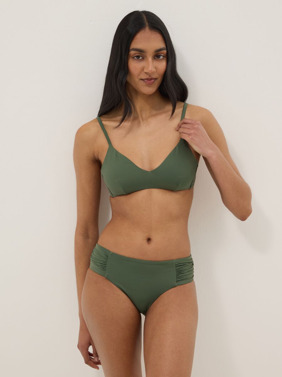 Gr&uuml;ne Swim-Briefs aus Stretchmaterial mit seitlicher Raffung_0