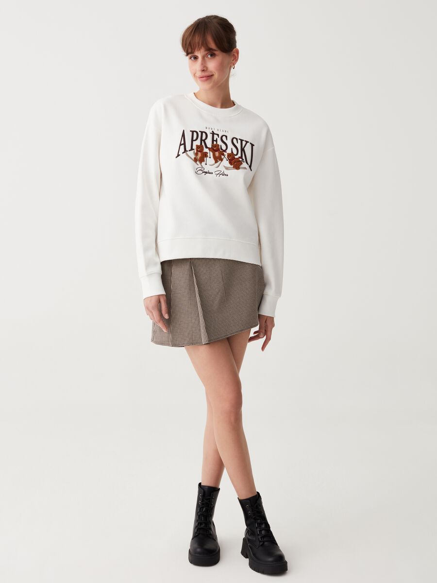 Cropped sweatshirt with embroidery_0
