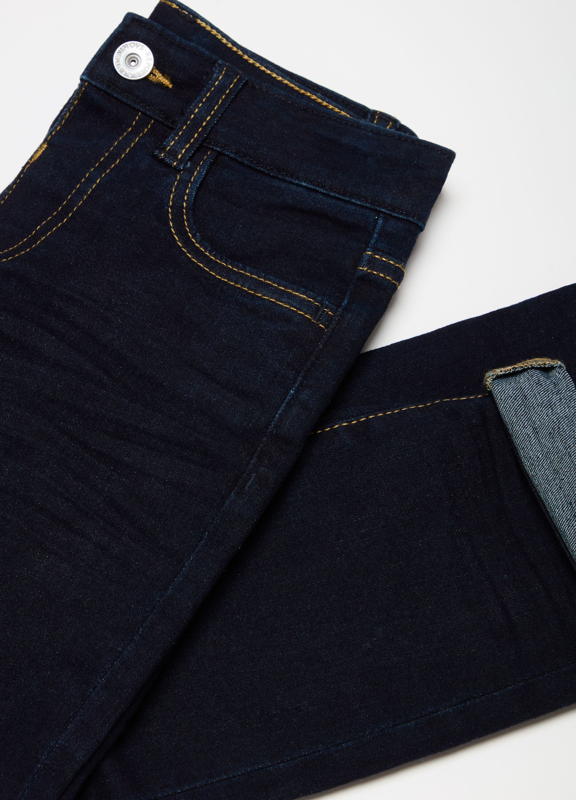 Regular-fit rinsed jeans with five pockets