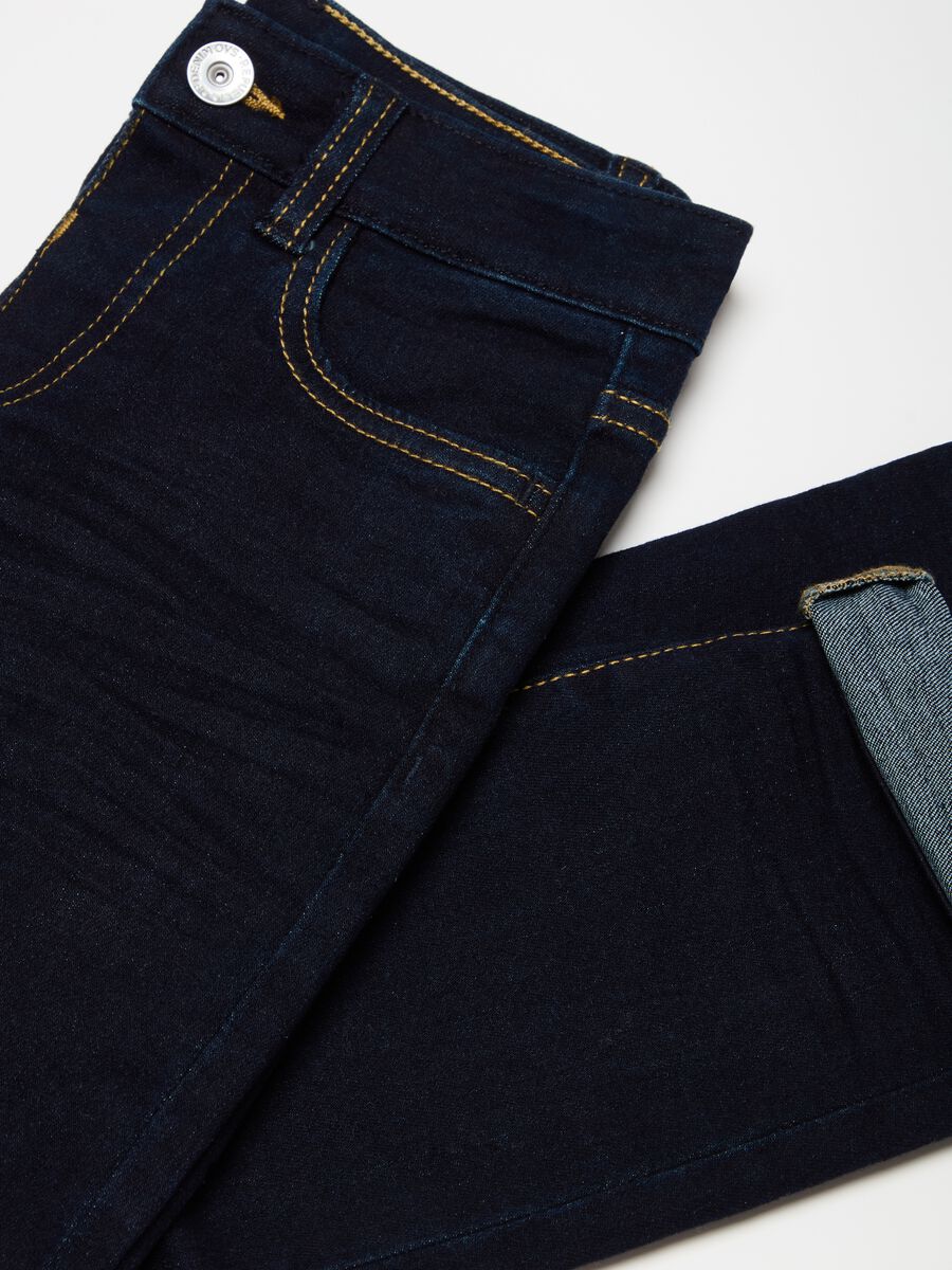 Regular-fit rinsed jeans with five pockets_2