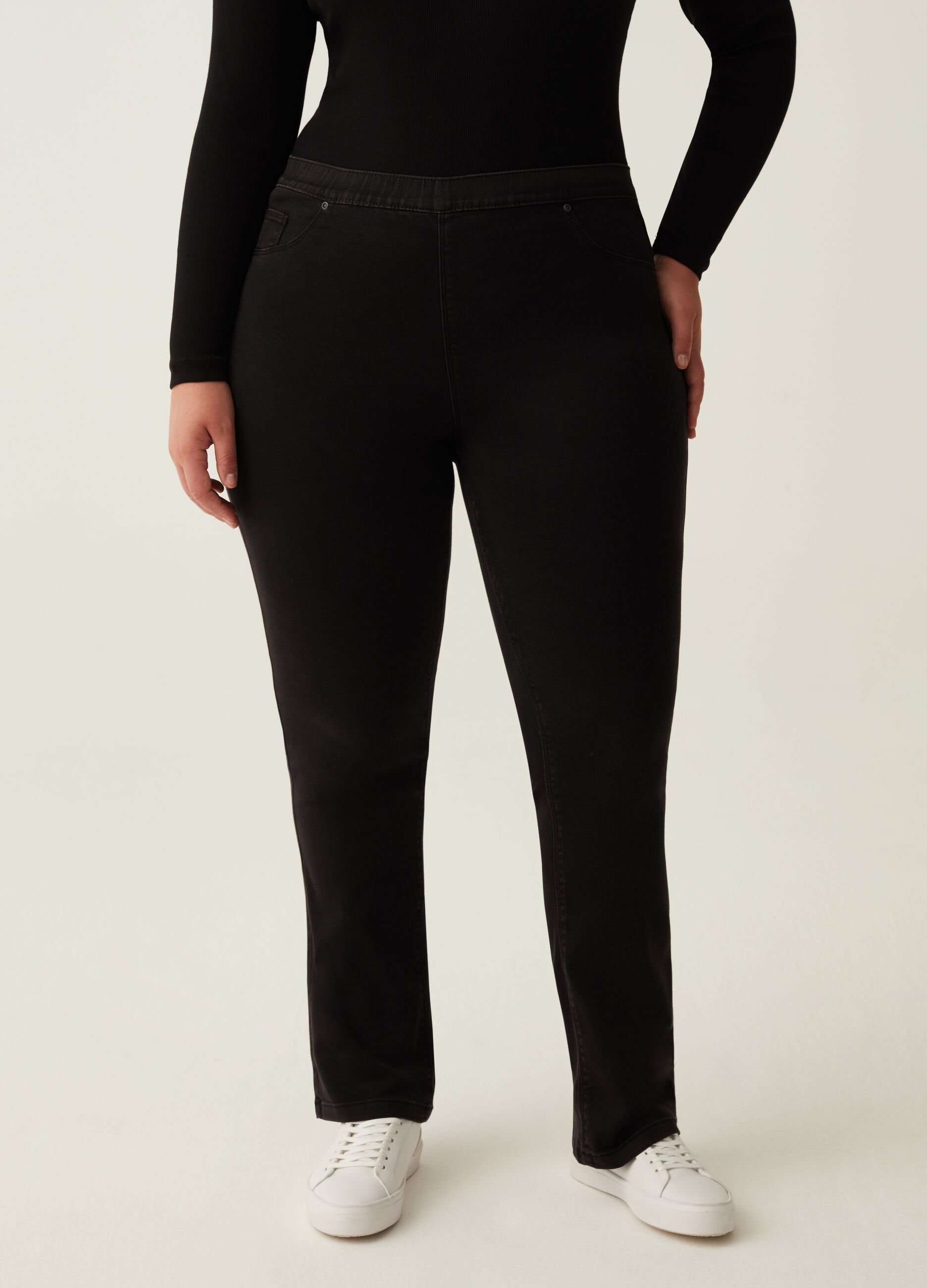 Curvy stretch jeans with boot-cut fit_1