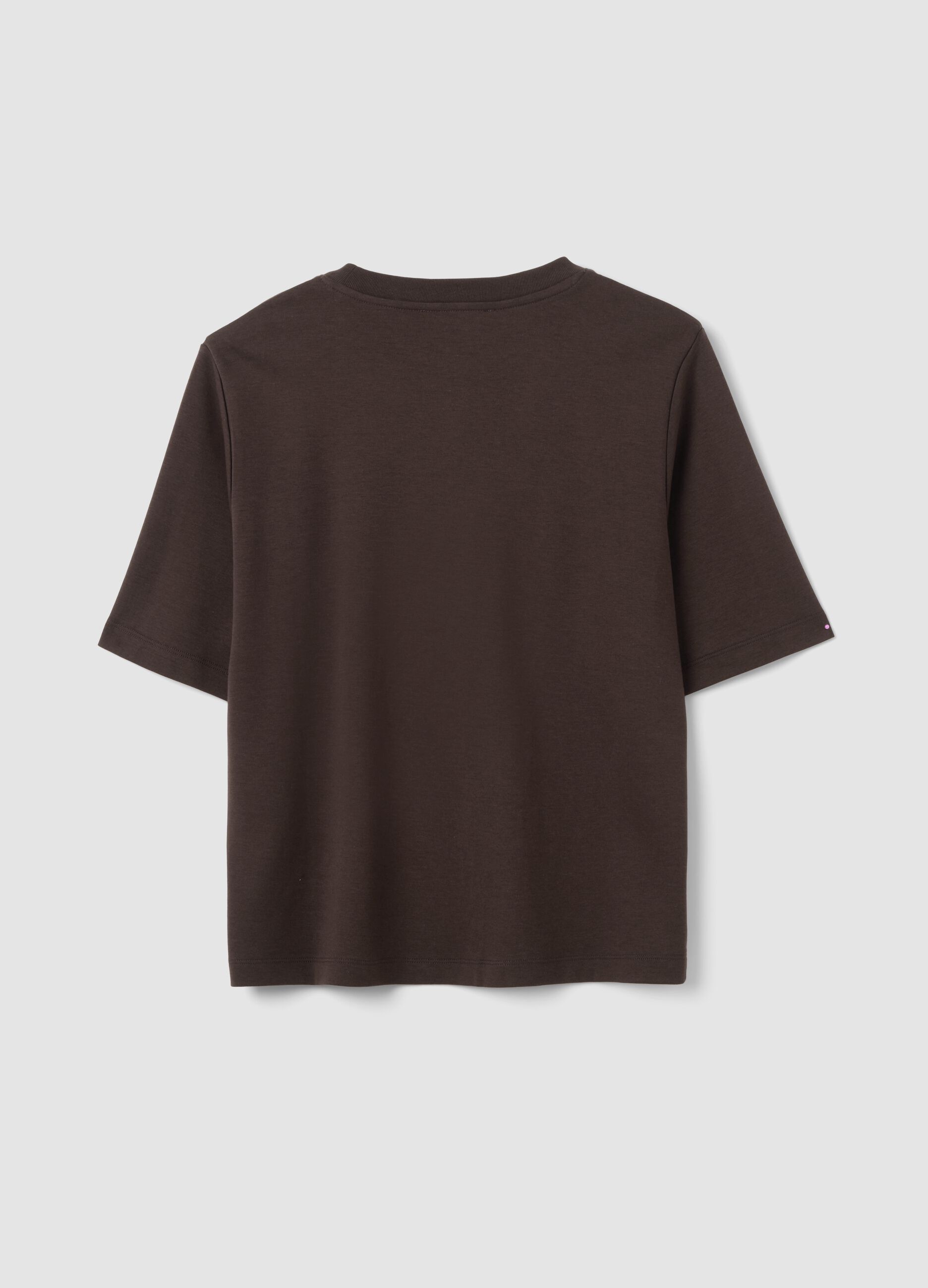 &Kappa;&alpha;&phi;έ T-shirt &sigma;&epsilon; boxy &gamma;&rho;&alpha;&mu;&mu;ή &alpha;&pi;ό &mu;ί&xi;&eta; &beta;&alpha;&mu;&beta;&alpha;&kappa;&iota;&omicron;ύ &kappa;&alpha;&iota; &beta;&iota;&sigma;&kappa;ό&zeta;&eta;&sigmaf;