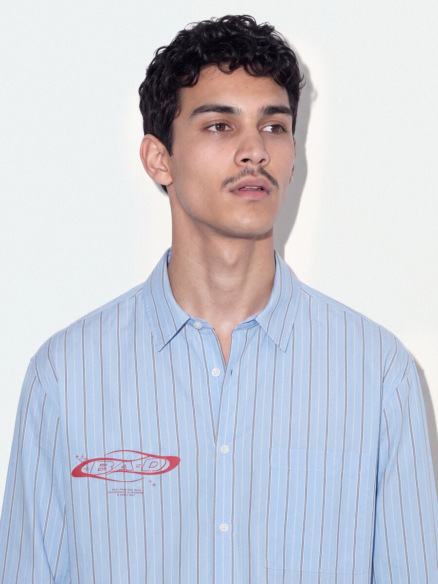Blue cropped pure cotton striped shirt with oversized fit_0