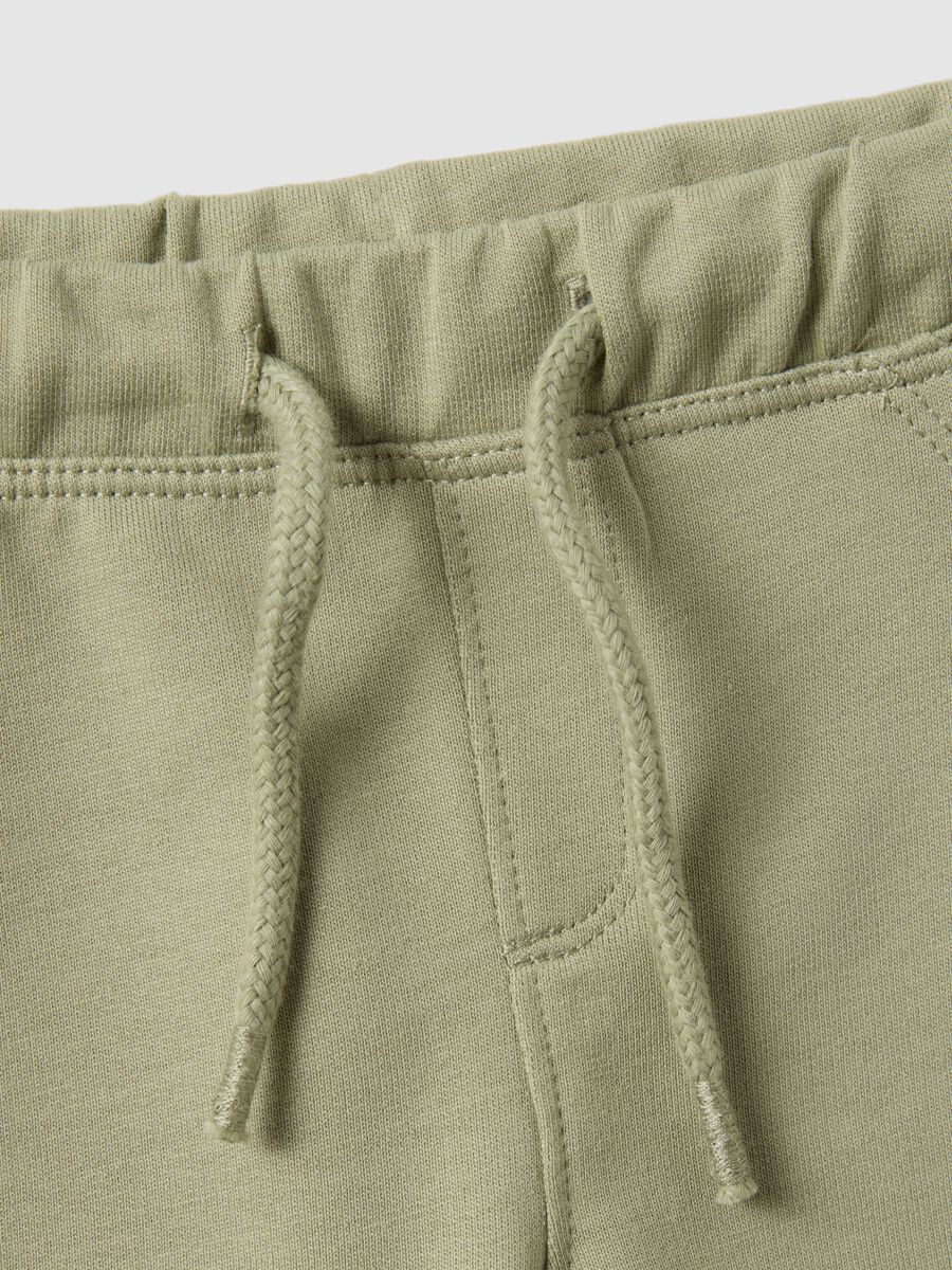 Gr&uuml;nes Baby-Set aus reiner Baumwolle: Sweatshirt und Hose, Regular Fit_3