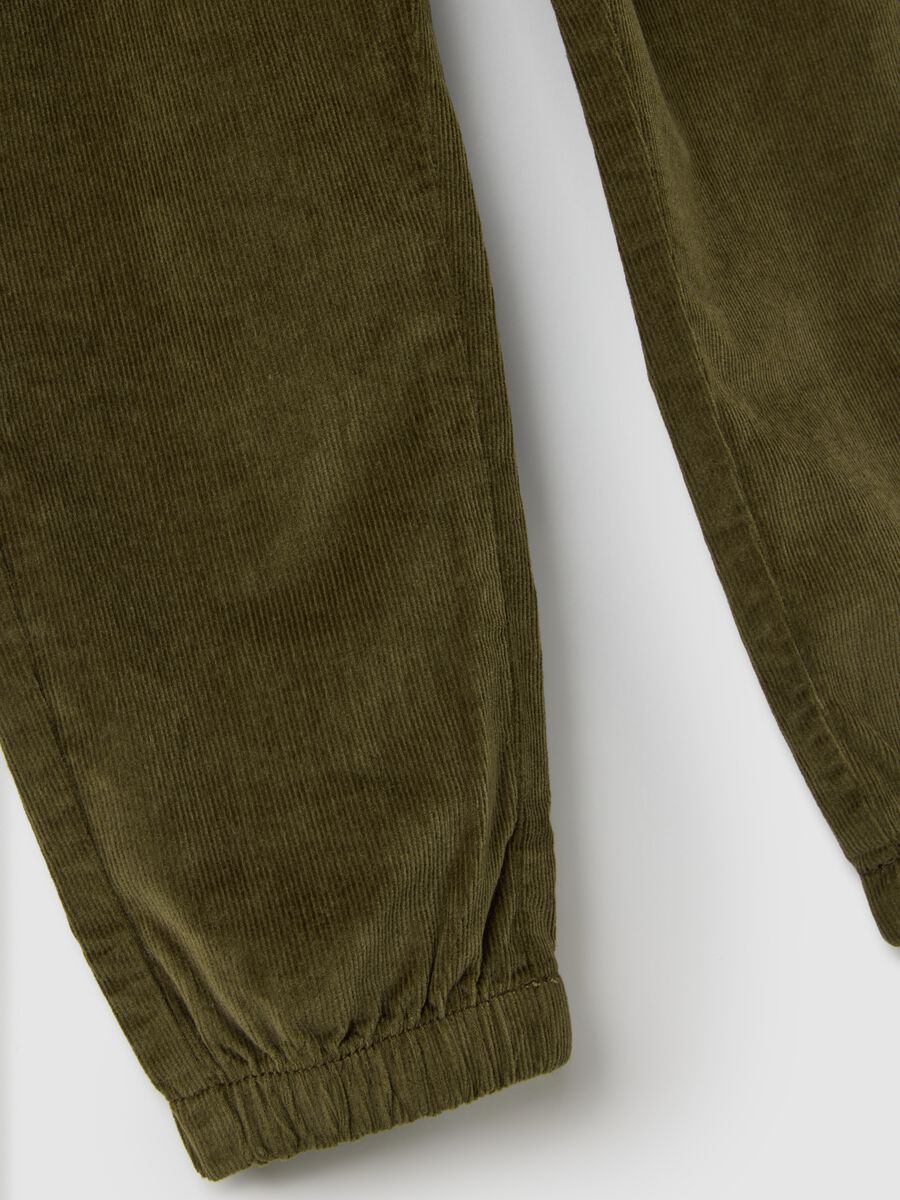 Children's trousers in cotton and green corduroy_3